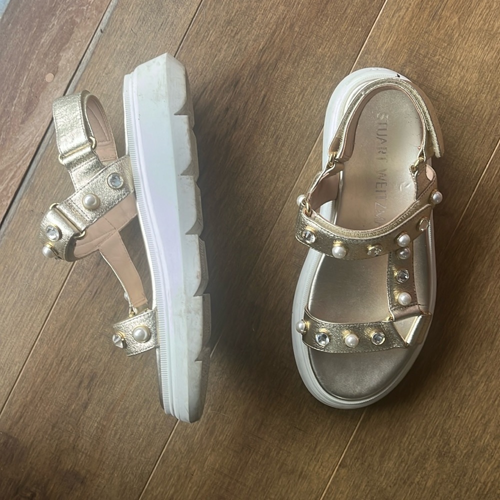 STUART WEITZMAN Metallic Zoelie Crystal Embellished Platform Sandals